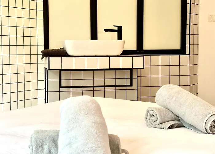 La Parenthese - Peaceful And Family-friendly In * バストーニュ